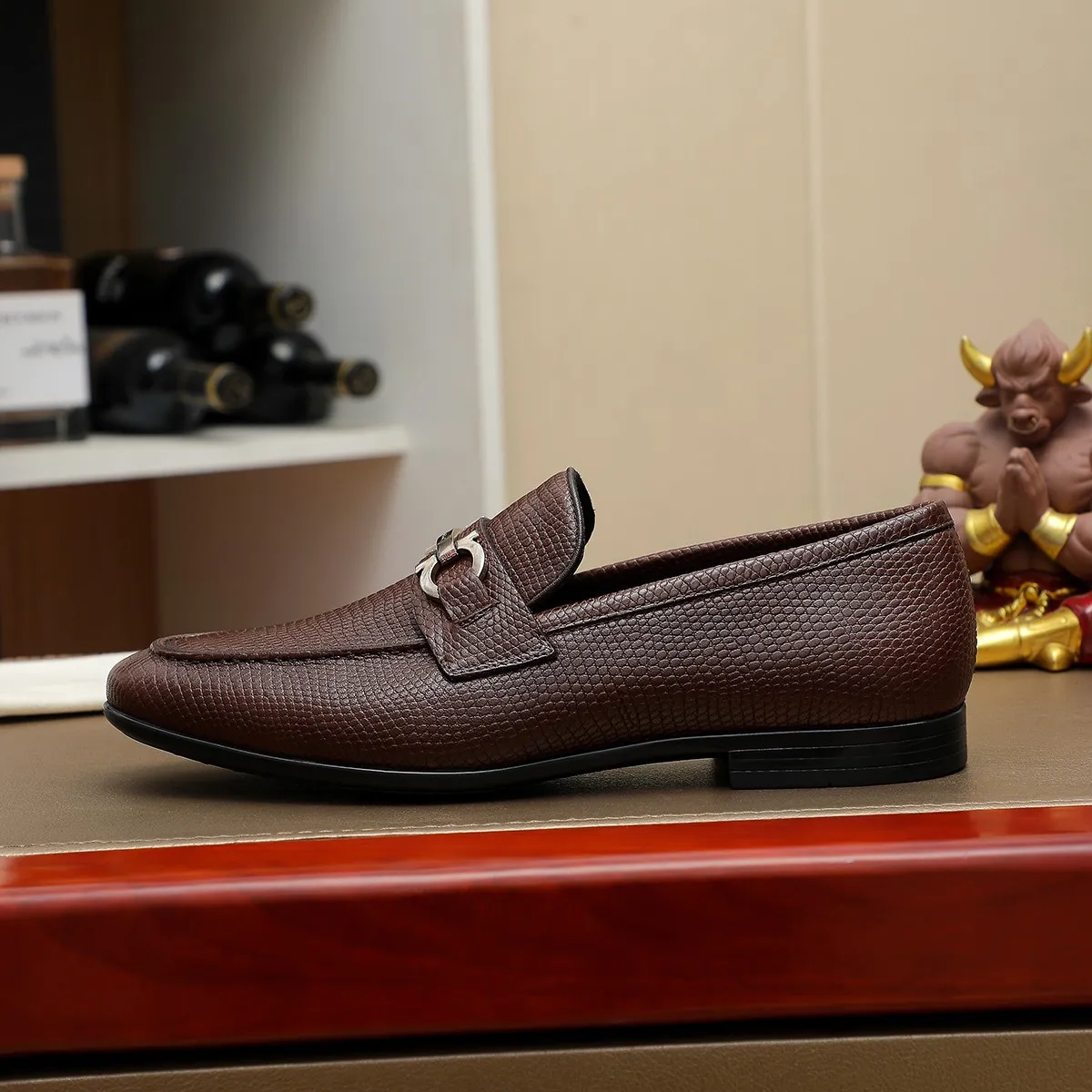 Men's shoes 250 🕷🕷🐂【Ferragamo】Ferragamo Popular fashionable casual shoes🇨🇳Official website counter 1:1 production, original mold opening💯Good quality can be seen, imported high-end first-layer pebbled calfskin, water-dyed🐂leather lining🌿very clear texture, high-quality waterproof, non-slip and wear-resistant outsole🎋high quality and low price, truly handmade🍓, color optional! Code number 38-44 (45. To be customized)